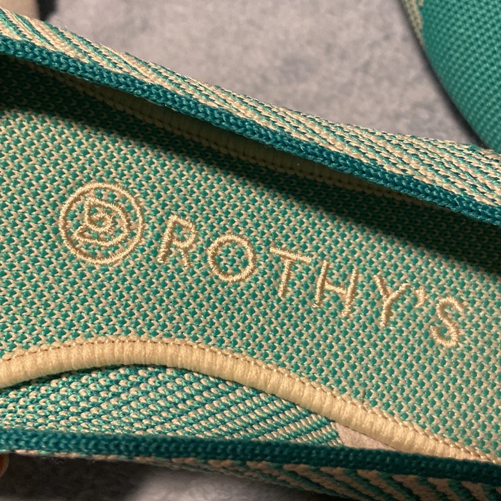 Rothy’s size 8w green and cream used but as you can see in like new condition - Picture 13 of 17